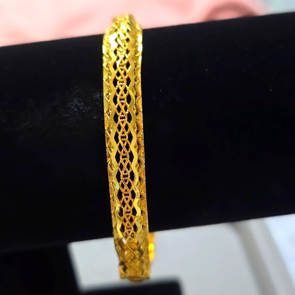 Stainless steel gold plated bangle